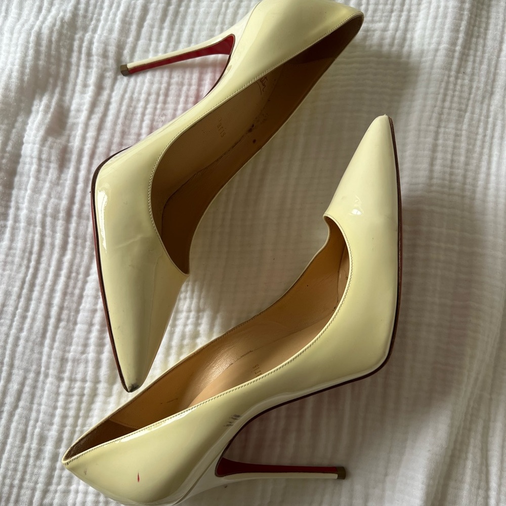 Christian Louboutin Cream Patent Leather Heels sz 41